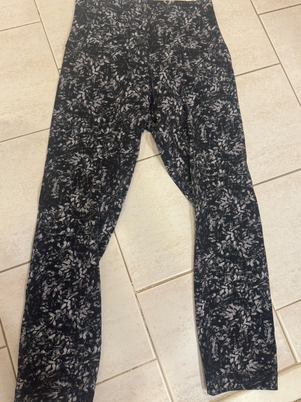 lululemon athletica Black & Gray Leaf-Print align leggings